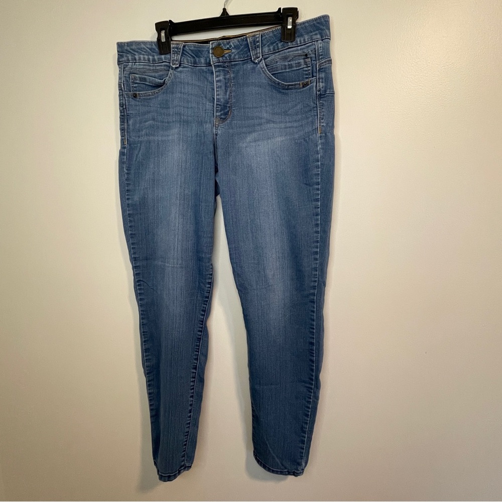 Democracy “Ab”solution Booty Lift Medium Wash Jeans